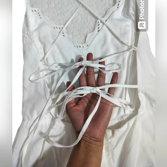 BP. White romper embroidered strappy back scalloped lace size M - Picture 8 of 14